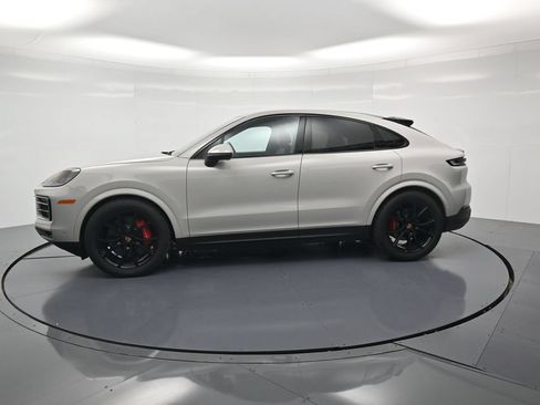 Certified 2026 Porsche Cayenne S AWD/4WD image 2