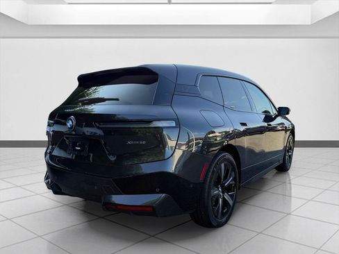 Used 2024 BMW iX xDrive50 w/ Premium Package AWD/4WD image 6