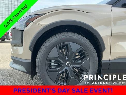 New 2026 Volvo EX30 Cross Country Ultra image 9