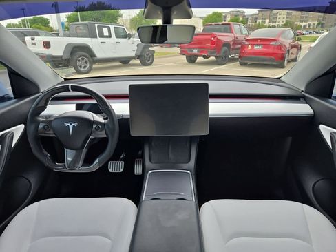 Used 2021 Tesla Model Y Performance image 12
