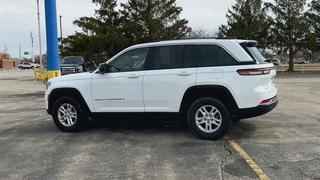 Used 2023 Jeep Grand Cherokee Laredo w/ Luxury Tech Group I AWD/4WD image 6