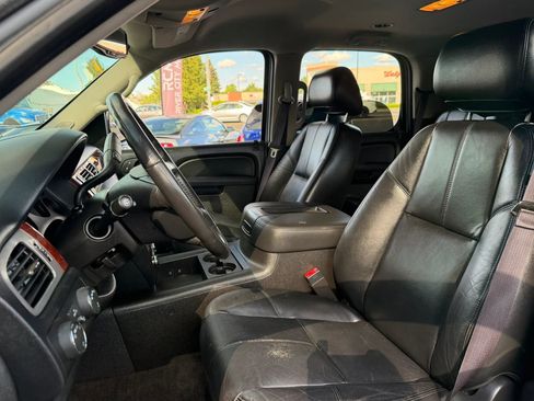 Used 2014 Chevrolet Tahoe LT w/ Luxury Package AWD/4WD image 14