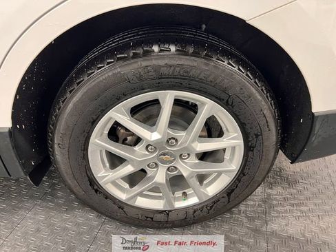 Used 2024 Chevrolet Equinox LS w/ LS Convenience Package FWD image 24