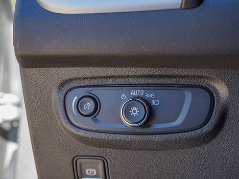 Used 2024 GMC Terrain SLE image 22