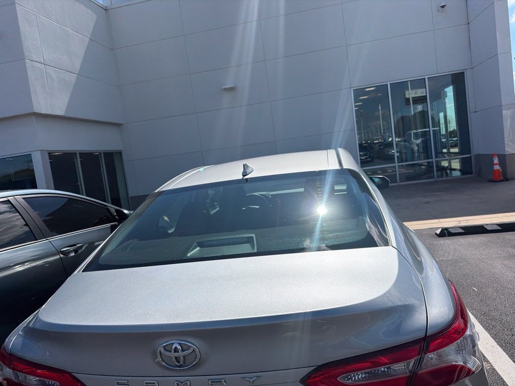 Used 2020 Toyota Camry LE FWD image 6