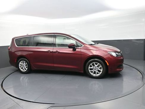 Used 2022 Chrysler Voyager LX FWD image 56