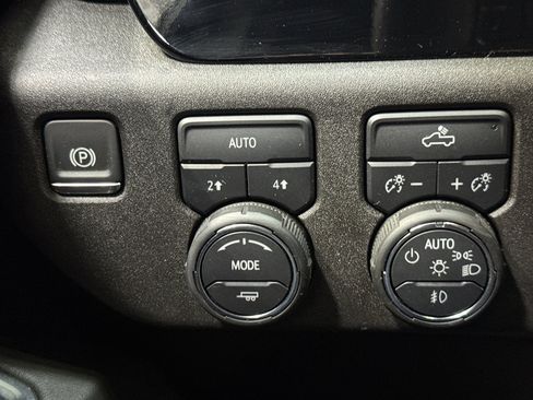 Used 2025 Chevrolet Silverado 1500 RST w/ Redline Edition AWD/4WD image 35