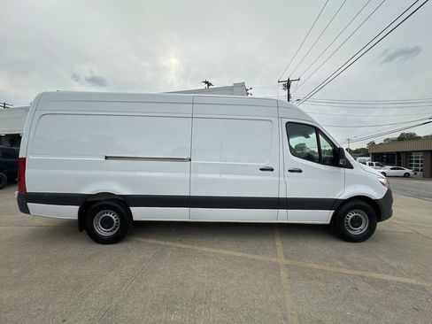 Used 2023 Mercedes-Benz Sprinter 2500 image 8