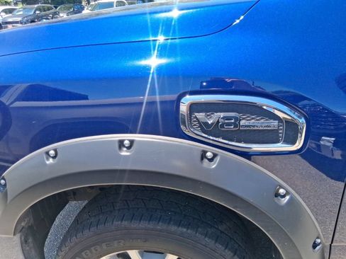 Used 2024 Nissan Titan SV w/ SV Convenience Package AWD/4WD image 13