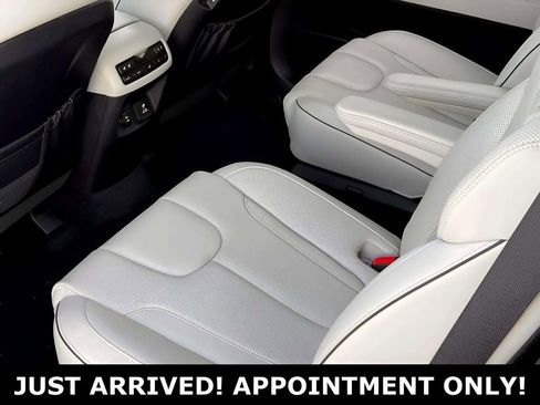 Used 2021 Hyundai Palisade Calligraphy image 19