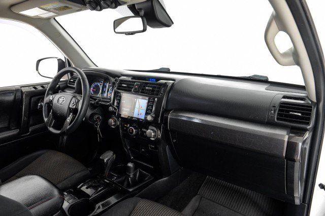 Used 2020 Toyota 4Runner TRD Off-Road AWD/4WD image 10
