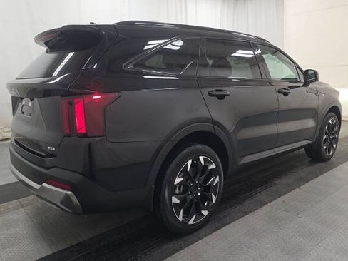 Used 2025 Kia Sorento EX AWD/4WD image 2