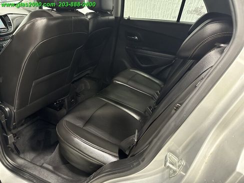 Used 2017 Chevrolet Trax LT w/ Sun & Sound Package image 9
