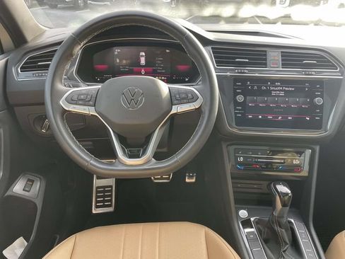 Used 2023 Volkswagen Tiguan SE R-Line FWD image 15