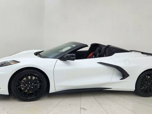 Used 2024 Chevrolet Corvette Stingray Preferred Conv w/ Z51 Performance Package RWD image 3