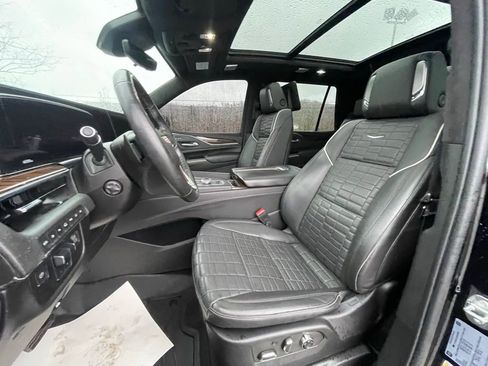Certified 2022 Cadillac Escalade Sport Platinum w/ LPO, ONYX Package AWD/4WD image 34