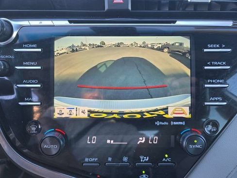 Used 2019 Toyota Camry XLE FWD image 14