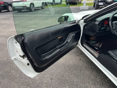 Used 1996 Chevrolet Corvette Coupe RWD image 5