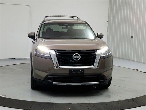Used 2024 Nissan Pathfinder Platinum w/ Cargo Package image 2