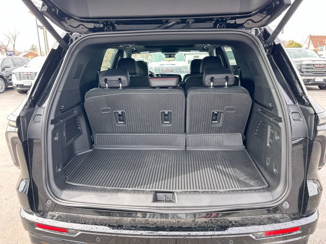 New 2026 Chevrolet Traverse RS w/ LPO, Floor Liner Package FWD image 10