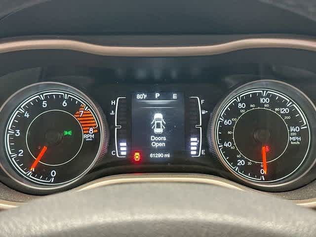 Used 2016 Jeep Cherokee Latitude w/ Cold Weather Group AWD/4WD image 6