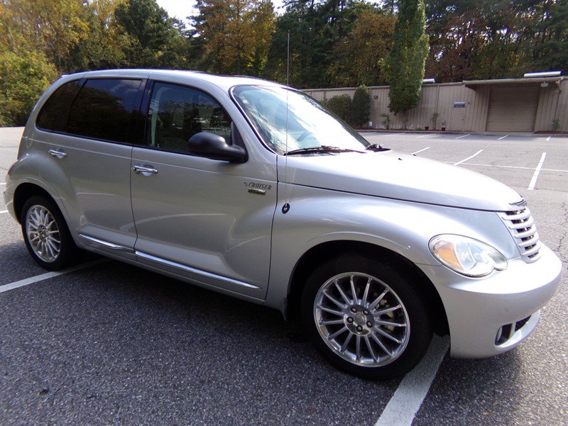 Used 2008 Chrysler PT Cruiser Touring FWD image 5