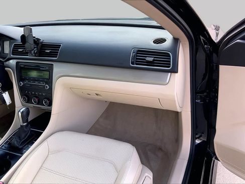 Used 2015 Volkswagen Passat 1.8T S FWD image 17