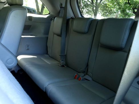 Used 2017 Toyota Highlander XLE image 16