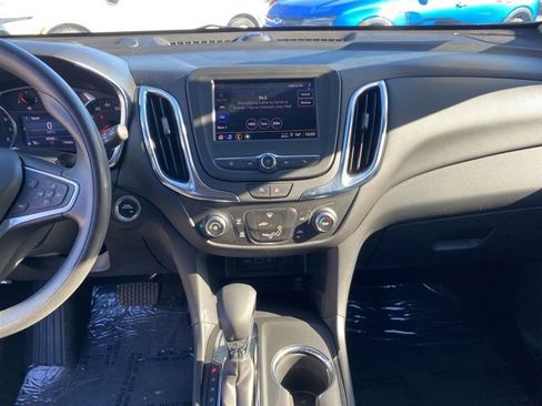 Used 2023 Chevrolet Equinox LT image 3