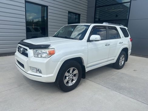 Used 2012 Toyota 4Runner SR5 w/ Premium Pkg AWD/4WD image 3