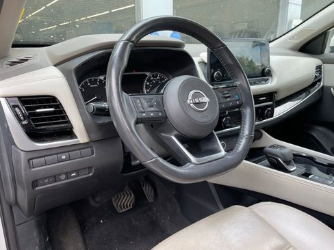 Used 2023 Nissan Rogue SL w/ SL Premium Package image 10