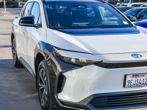 Used 2023 Toyota bZ4X XLE image 4