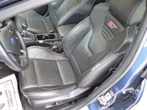 Used 2018 Ford Focus ST w/ Equipment Group 402A FWD image 52