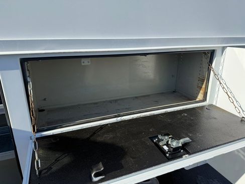 Used 2017 GMC Sierra 3500 4x4 Regular Cab image 11