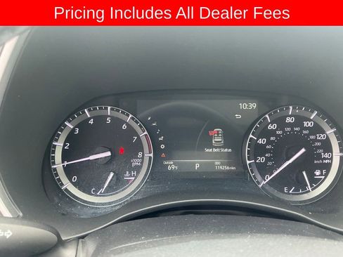 Used 2020 Toyota Highlander XLE FWD image 13