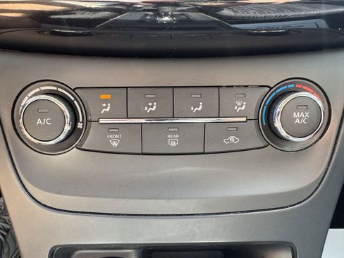Used 2017 Nissan Sentra SV FWD image 16