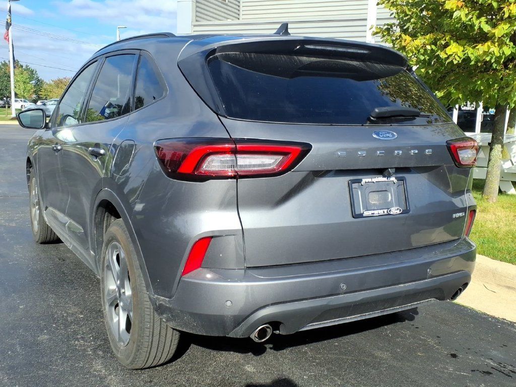 Used 2024 Ford Escape ST-Line w/ Tech Pack #1 AWD/4WD image 6