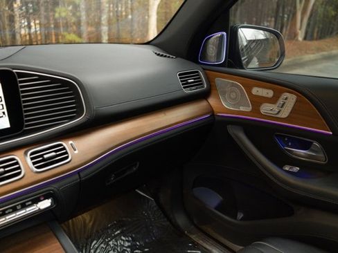 Used 2021 Mercedes-Benz Maybach GLS 600 4MATIC image 24