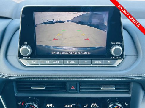 Used 2023 Nissan Rogue SV w/ SV Premium B Package image 10