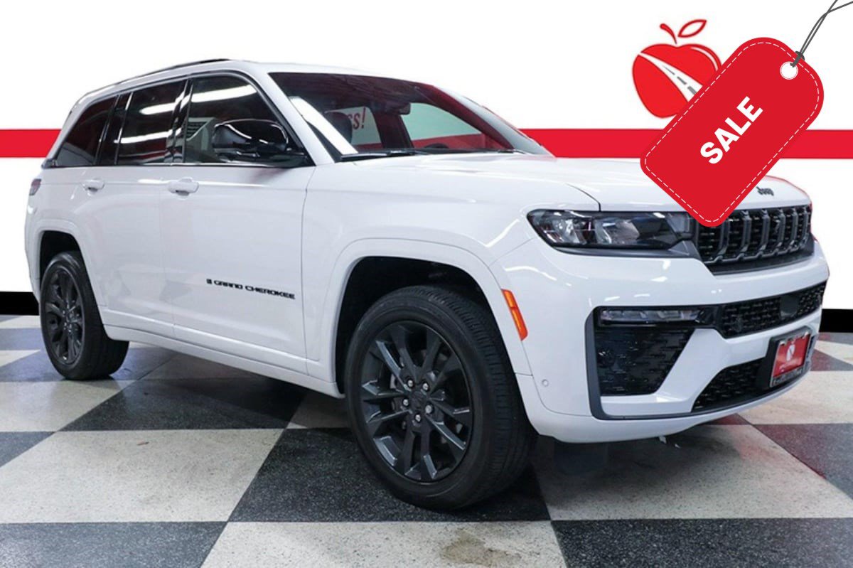 Used 2026 Jeep Grand Cherokee Limited AWD/4WD image 1