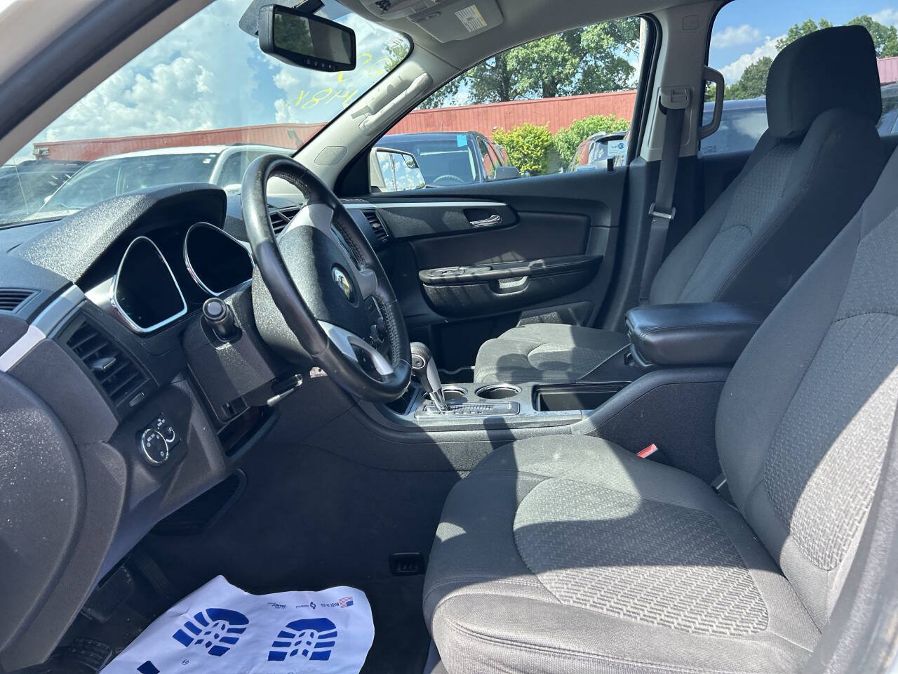 Used 2011 Chevrolet Traverse LT w/ Personal Connectivity Package FWD image 10