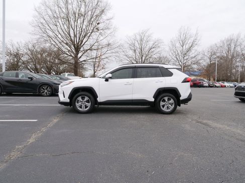 Used 2024 Toyota RAV4 XLE w/ Convenience Package image 7
