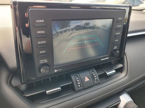 Used 2020 Toyota RAV4 XLE Premium image 33