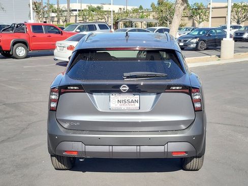 New 2026 Nissan Kicks SV w/ SV Premium Package image 3