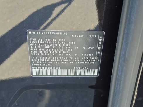 Used 2025 Volkswagen ID. Buzz Pro S RWD image 35