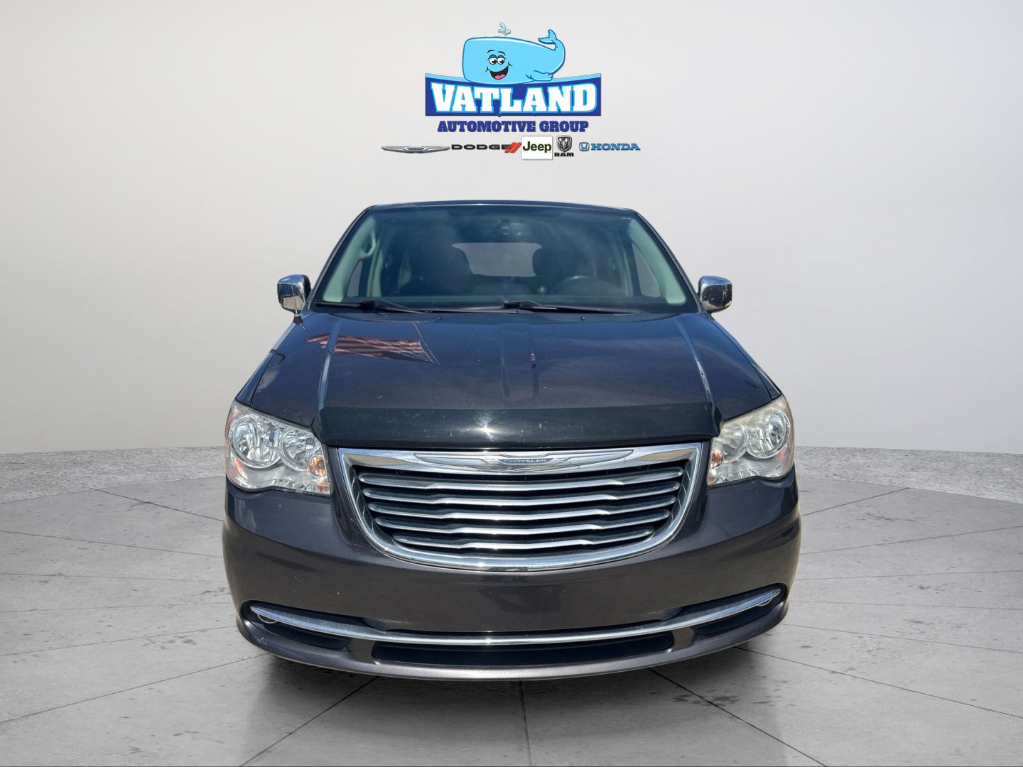 Certified 2016 Chrysler Town & Country Limited FWD image 8