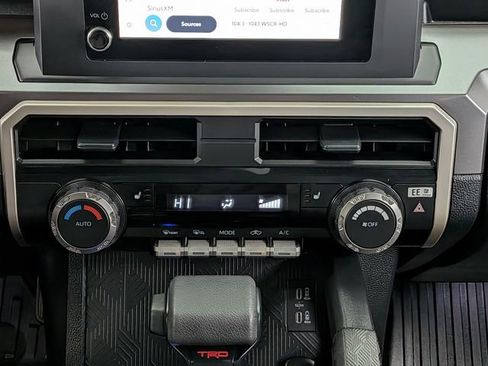 Used 2025 Toyota Tacoma TRD Off-Road AWD/4WD image 29