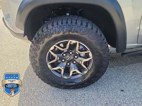 Certified 2024 Chevrolet Colorado ZR2 w/ ZR2 Convenience Package III AWD/4WD image 6