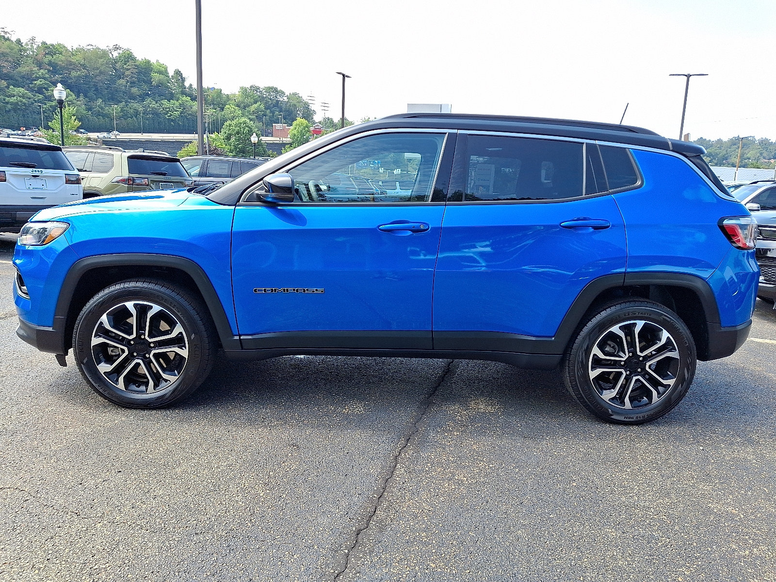 Certified 2023 Jeep Compass Limited AWD/4WD image 7