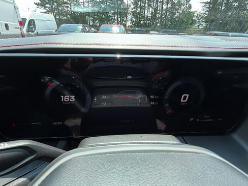 Used 2024 Dodge Charger Daytona R/T w/ Plus Group AWD/4WD image 27